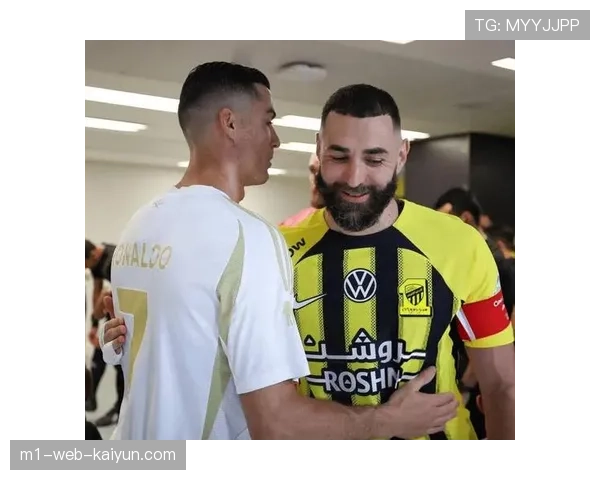 本泽马与C罗射手榜竞争 沙特联巨星对决持续升温